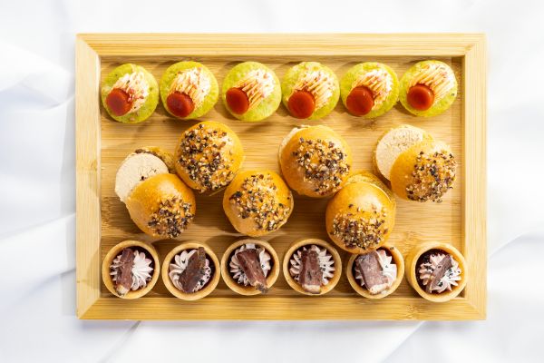 Collection Gourmande de Noël en édition limitée (plateau de 18 pièces – pour 6 personnes)