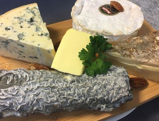 Plateau de fromages fermiers au lait cru