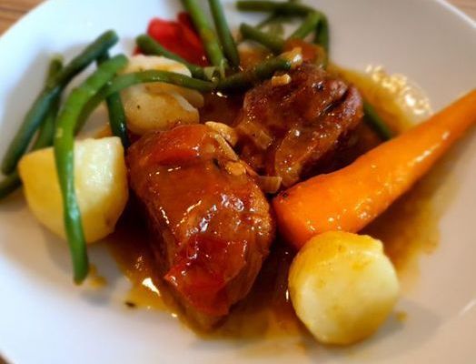 Sauté de veau au curcuma et légumes de saison